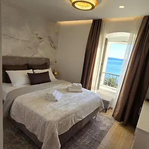 Skynight Bed & Breakfast Split