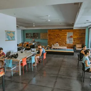 cozy-bobo-hostel.hotelsseminyak.net/